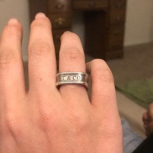 A authentic Tiffany & Co 925 silver RARE box ring